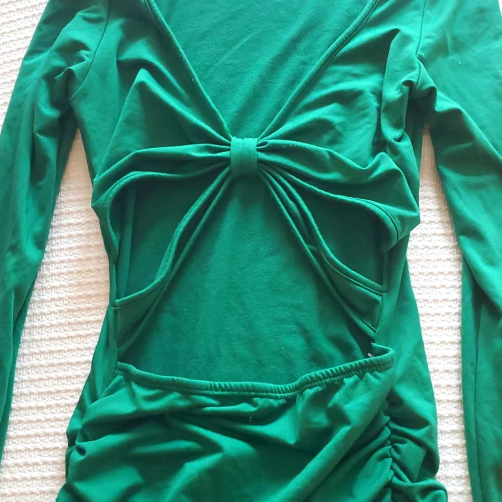 Elegant Green Long Sleeve Rushed Cut Out Dress